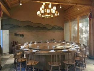 Lishui Fishing Song Resort Hotel in Zhejiang