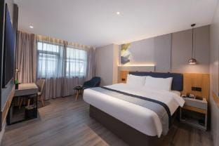 Home Inn (Lianyungang Suning Plaza) Hotel in Jiangsu