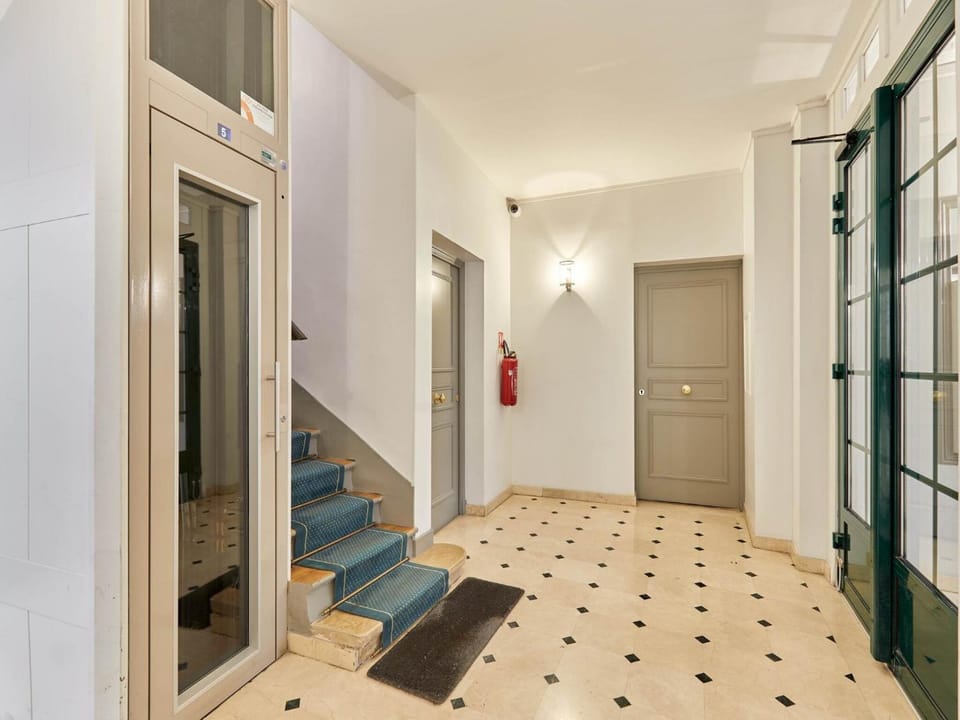 Superb Apartment Invalides St Germain des Près Resort in Paris