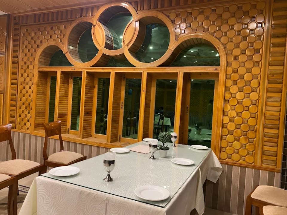 Shelton Hotel Kumrat Hotel in Pakistan