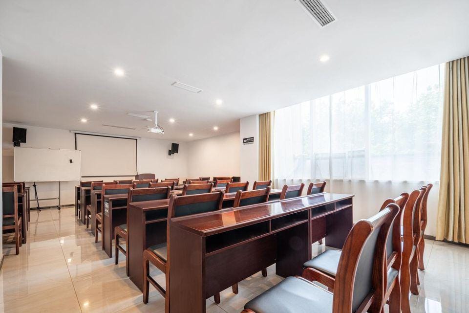 GEM Hotel (Rizhao The Mixc Wanpingkou Scenic Area) Hotel in Shandong