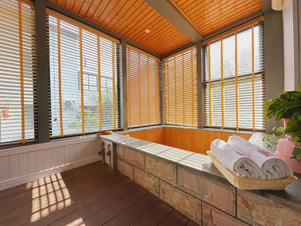 Zhuyuan Spa Guesthouse Hotel in Nanjing