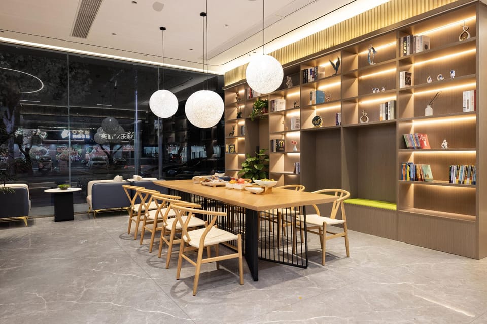 Zhihui Orange Hotel (Dongyang East Bus Station) Hotel in Hangzhou