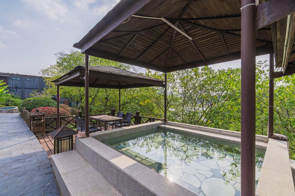 Tangshan Hot Springs RV Camp Hotel in Nanjing