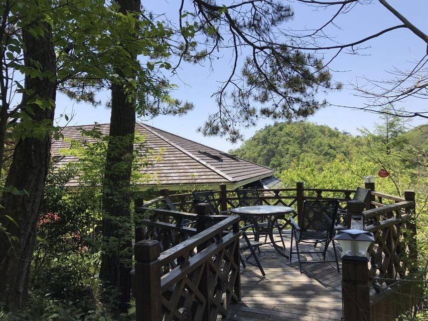 Fangzhuang Hot Spring Mountain Resort Hotel in Hangzhou