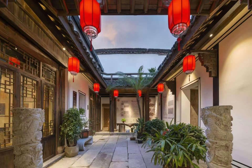 Kaiyuanmanju·Mozhuang (Longmen Ancient Town Store) Hotel in Hangzhou