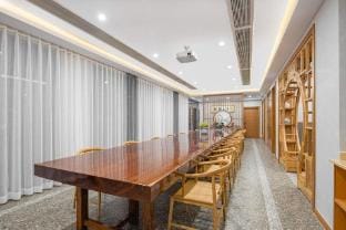 Floral Hotel ·ChangQingJu Qiandao Lake Hotel in Hangzhou