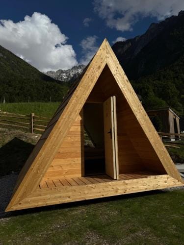 Glamping Kamp Triglav Lodge in Friuli-Venezia Giulia