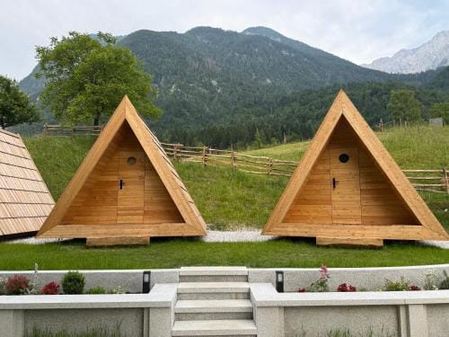 Glamping Kamp Triglav Lodge in Friuli-Venezia Giulia