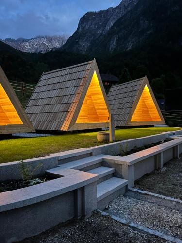 Glamping Kamp Triglav Lodge in Friuli-Venezia Giulia
