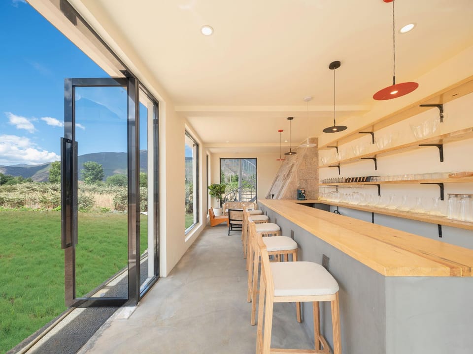 Mountain -View BNB Hotel in China