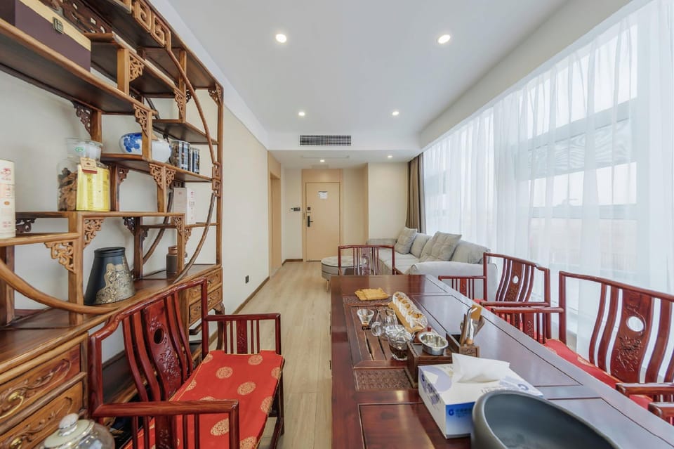 Huayue Jingzhi Hotel (Linyi International Wisdom Grain and Oil Trade City Store) Hotel in Jiangsu