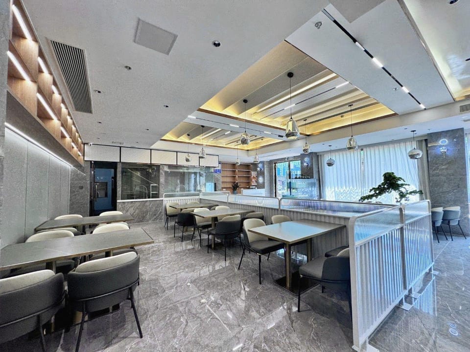 Ganglong Four Seasons Hotel (Zhuji International Trade City) Hotel in Hangzhou