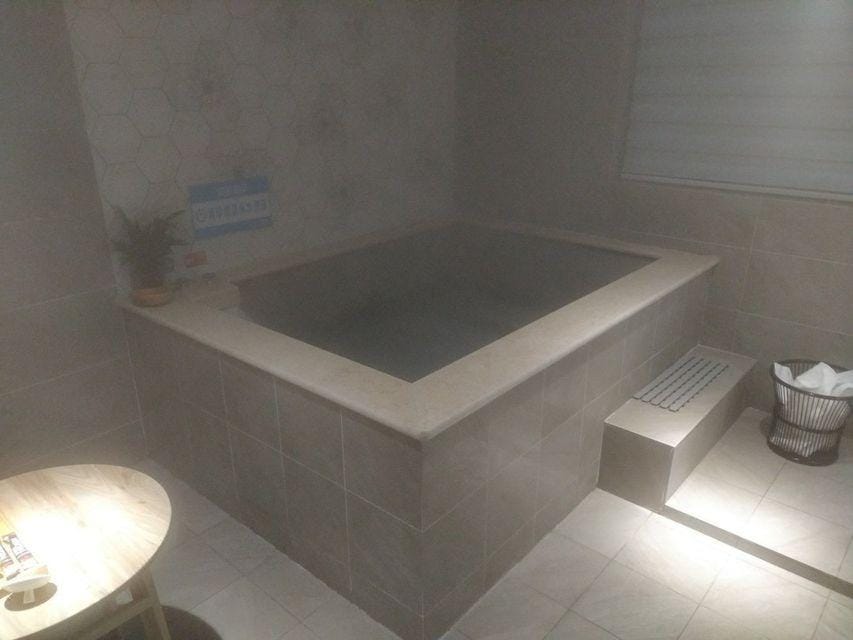 Mo Ni Tang Jia Hot Spring Inn Hotel in Nanjing