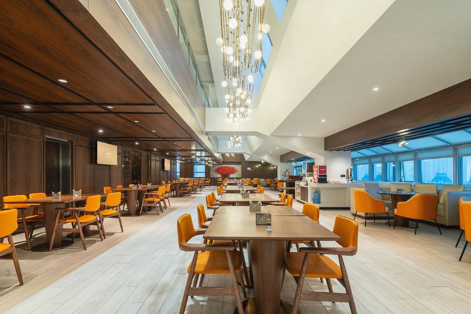 Yilong E-Sports Hotel (Hangzhou West Lake Hubin Jianguo North Road Subway Station Branch) Hotel in Hangzhou