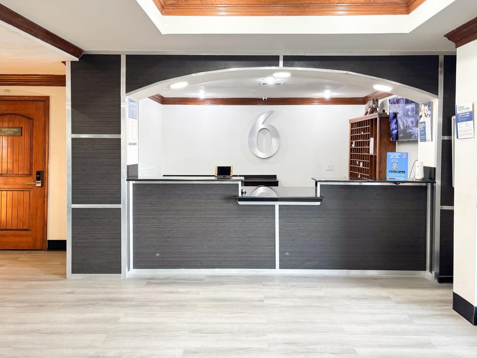 Studio 6  Irving, TX – DFW North Hotel in Irving