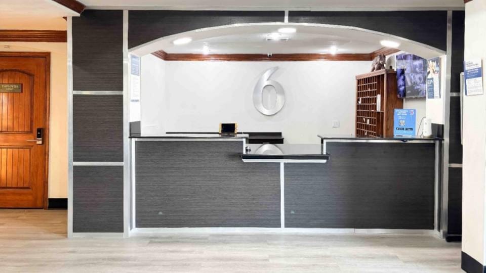 Studio 6  Irving, TX – DFW North Hotel in Irving