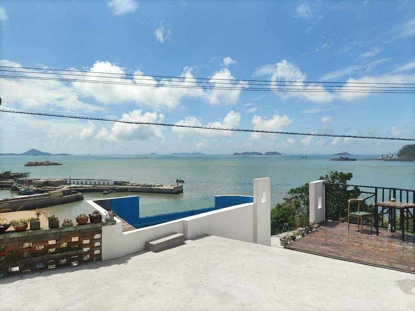 A fish Guesthouse Hotel in Zhejiang
