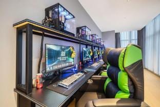 Joke E-sports Hotel (Huzhou Freeport Branch) Hotel in Suzhou