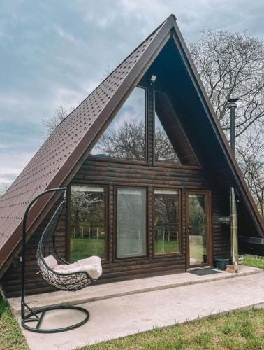 Cabanutele de langa rau Lodge in Serbia