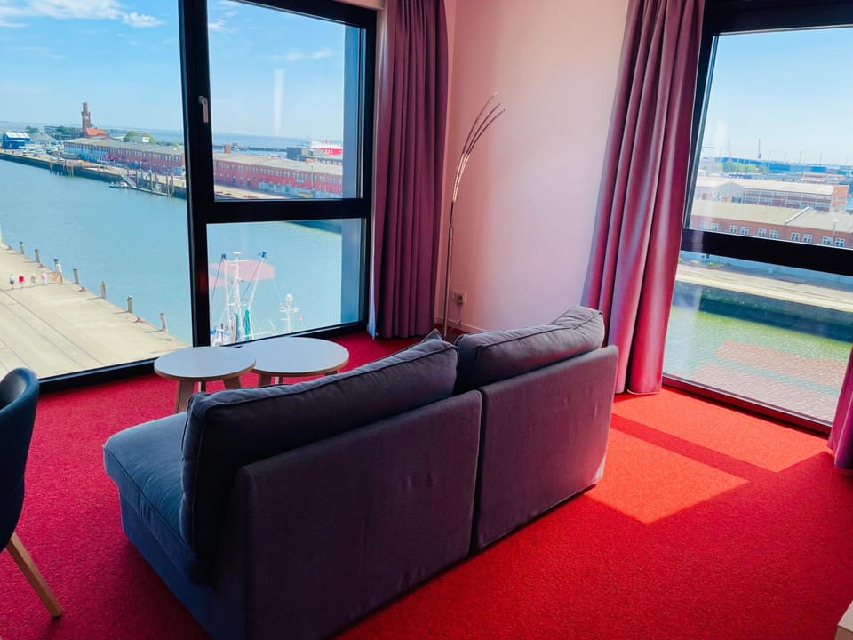 Shared lounge/TV area