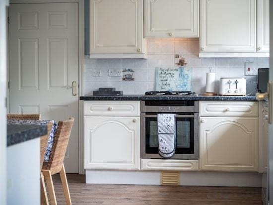 Audreys - 3 Bed Holiday Home - Manorbier Hotel in Wales