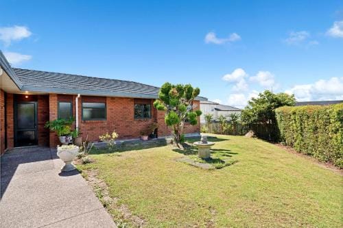 Elevated Family Sized Guest-house with Beautiful Views Hotel in Auckland