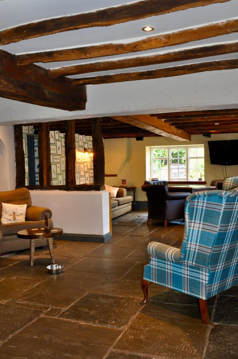 The Hollybush Inn and B&B Hotel in England