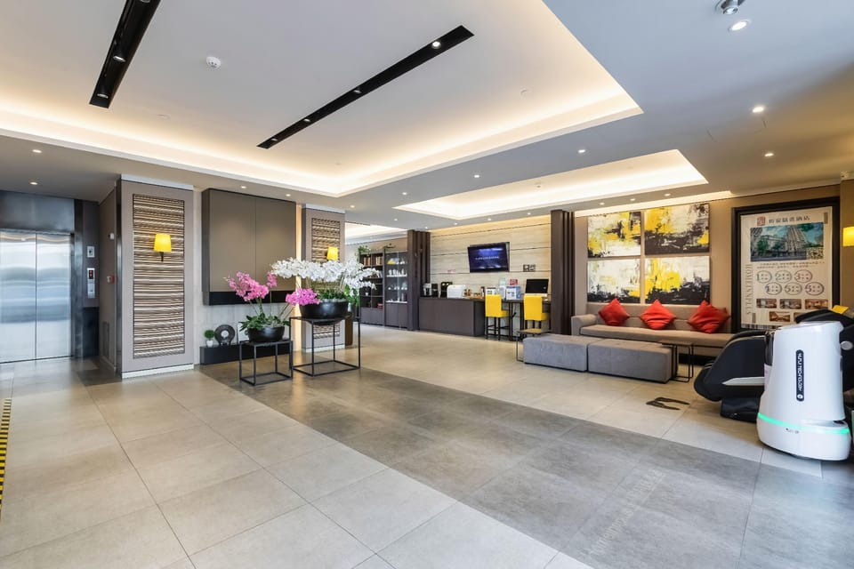 Home Inn Plus Rizhao Jinan Road International Financial Center Ocean Park Hotel in Shandong