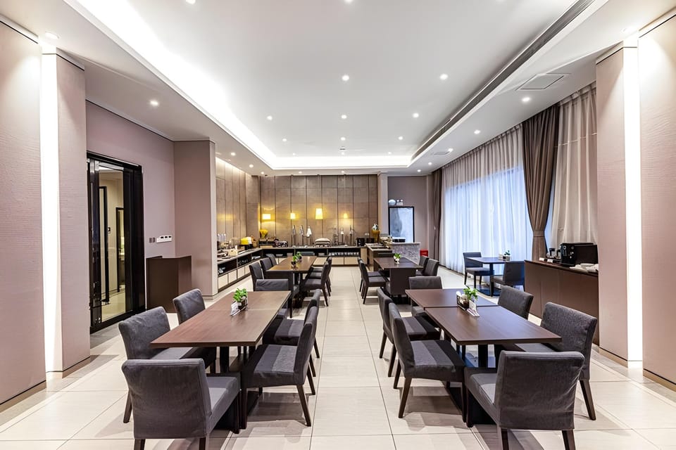 Home Inn Plus Kunshan Qianjin West Road Hongqiao Hotel in Shanghai