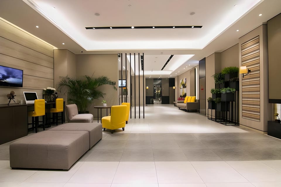 Home Inn Plus Kunshan Beimen Road Jiufang City Hotel in Shanghai