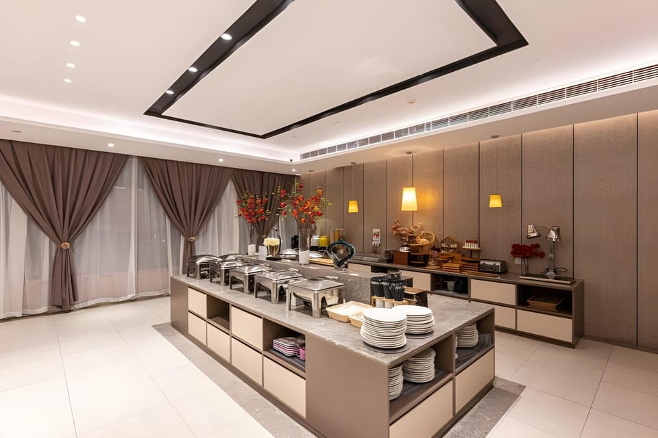 Home Inn Plus Kunshan International Expo Center Huaxi Park Metro Station Hotel in Shanghai