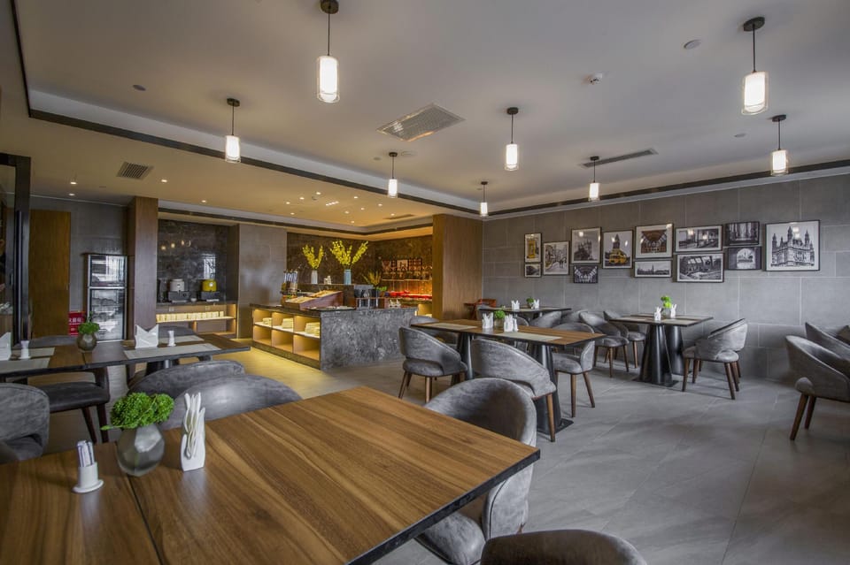 Home Inn Plus Kunming Dashanghui Children's Hospital Hotel in China