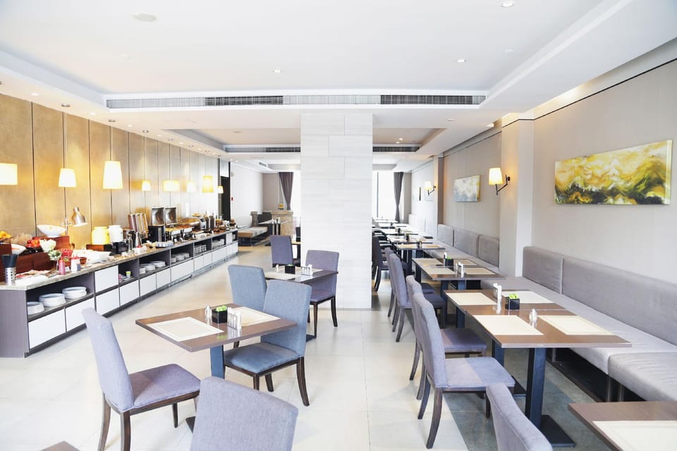 Home Inn Plus Tianjin Wudadao Scenic Area Xiaobailou Metro Station Hotel in Tianjin