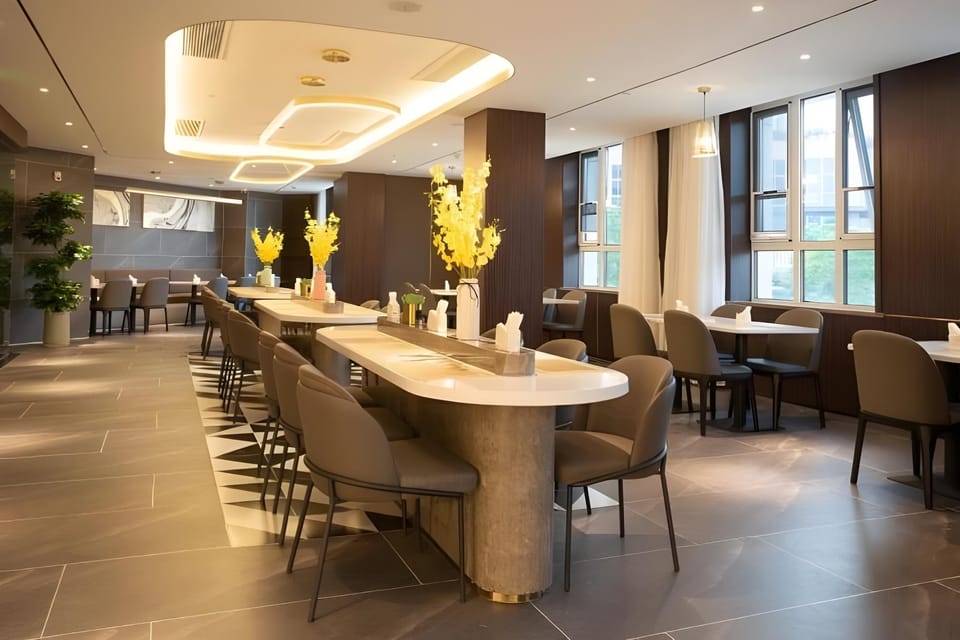 Home Inn Plus Zaozhuang Xuecheng Wanda Plaza High-speed Railway Station Hotel in Jiangsu