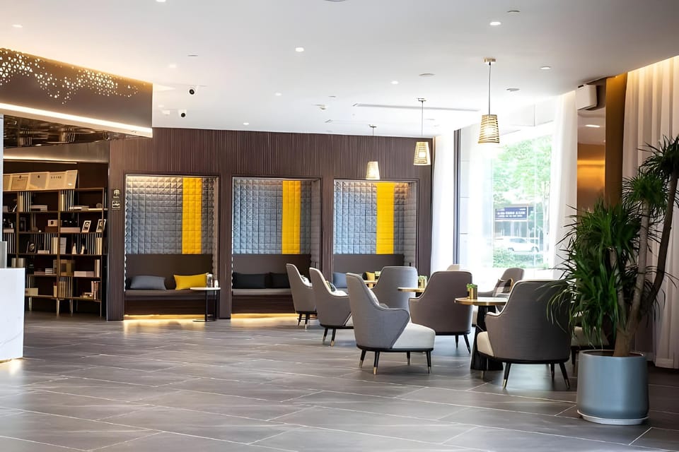 Home Inn Plus Zaozhuang Xuecheng Wanda Plaza High-speed Railway Station Hotel in Jiangsu