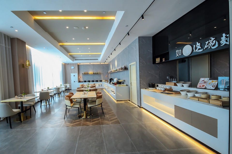 Home Inn Plus Tianjin West Railway Station Northwest Corner Hotel in Tianjin