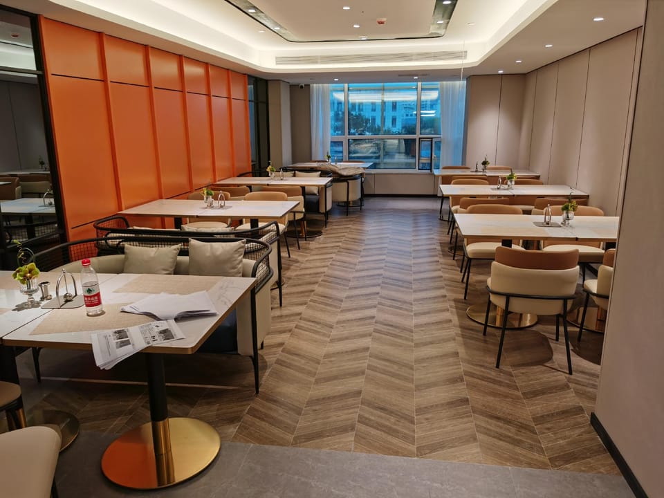 Home Inn Plus Tianjin Railway Station Italian Style Area Jianguodao Metro Station Hotel in Tianjin