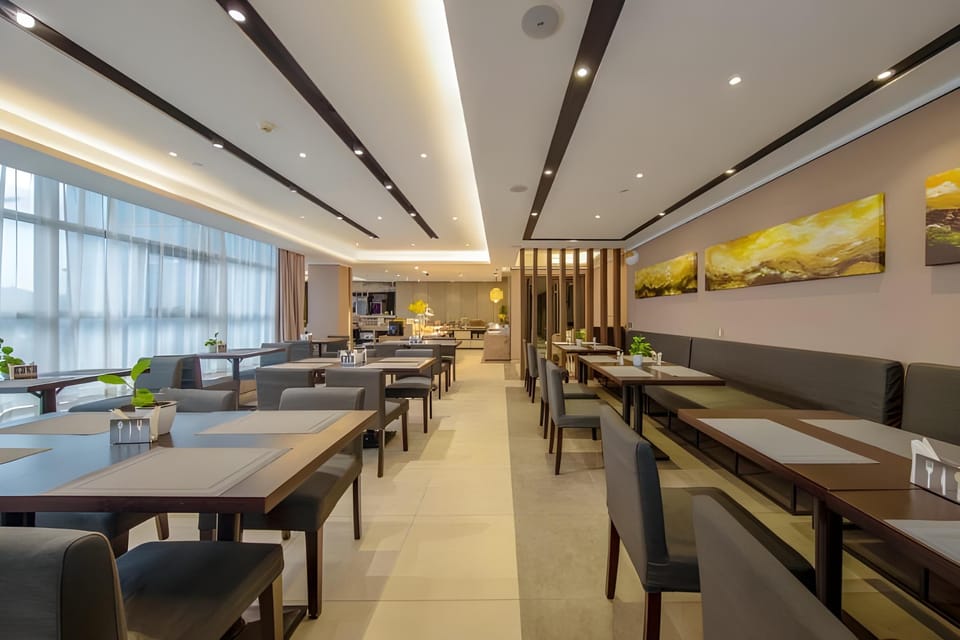 Home Inn Plus Danyang Eyewear Industrial Park High-speed Railway Station Hotel in Jiangsu