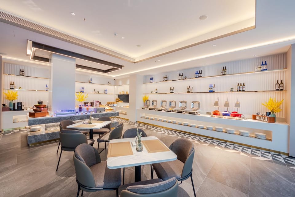 Home Inn Plus Wuxi New District Holiday Plaza Hotel in Suzhou