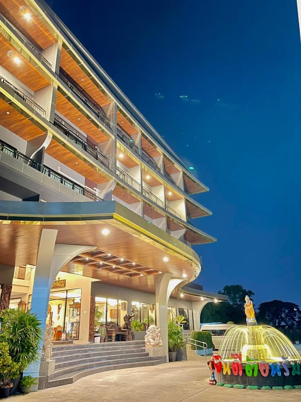 Chunlee Grand Hotel in Laos