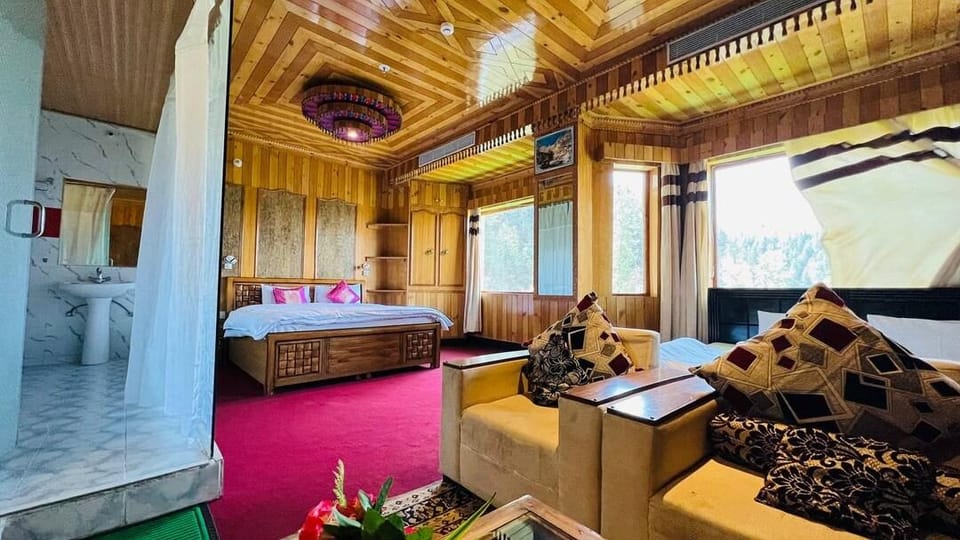 Hotel Shimla Hills International Hotel in Himachal Pradesh