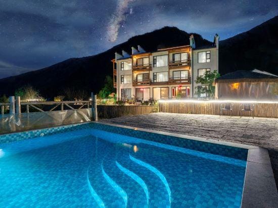 Anji Yunying Designer Private Soup Hot Spring Resort Villa Hotel in Zhejiang