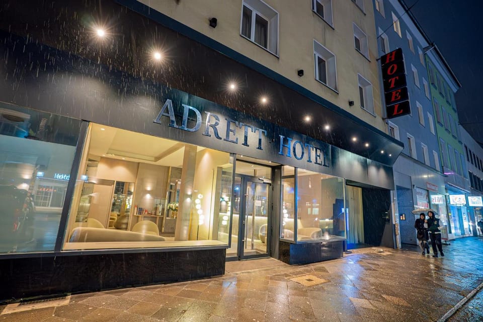 Monopol Hotel Hotel in Neuss