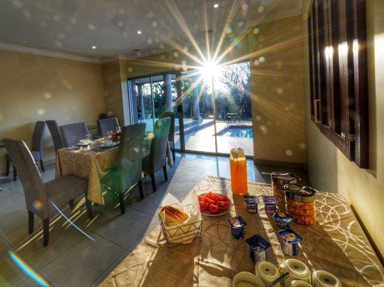 Jade Garden Guest House Hotel in Sandton