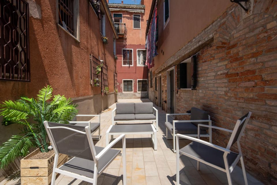 Design Palace Apartment by Wonderful Italy Hotel in Venice