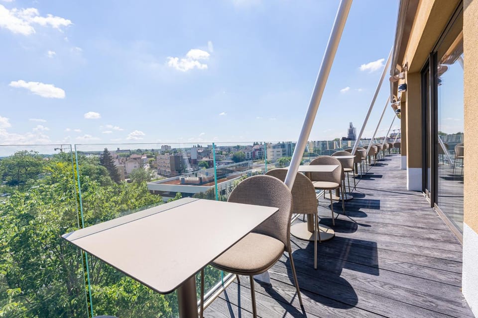 HOTEL PANORAMA 360 Bourg en Bresse - Cœur de ville Hotel in Bourgogne-Franche-Comté