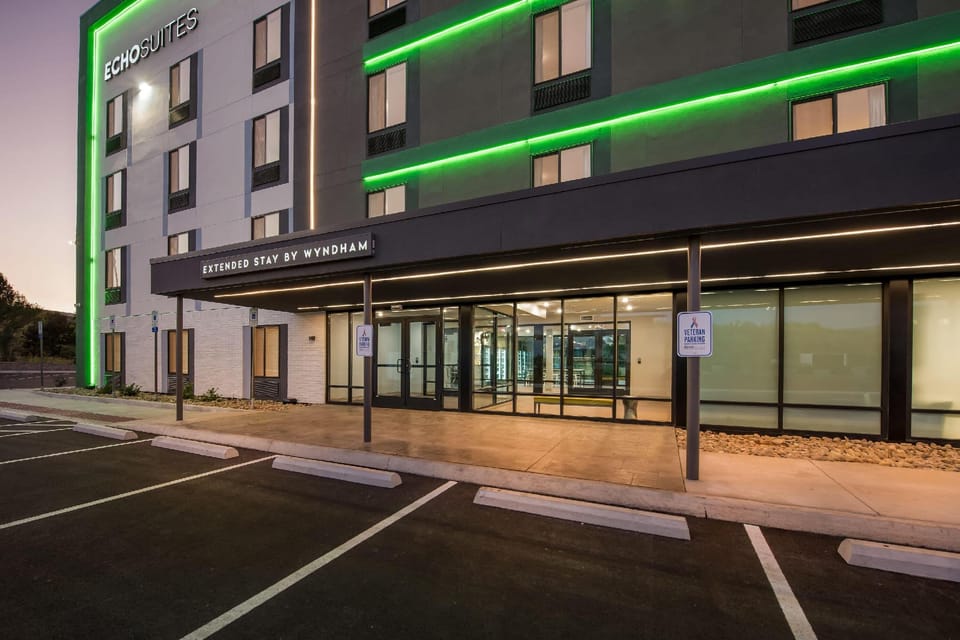 ECHO Suites Extended Stay by Wyndham Reno Hotel in Reno
