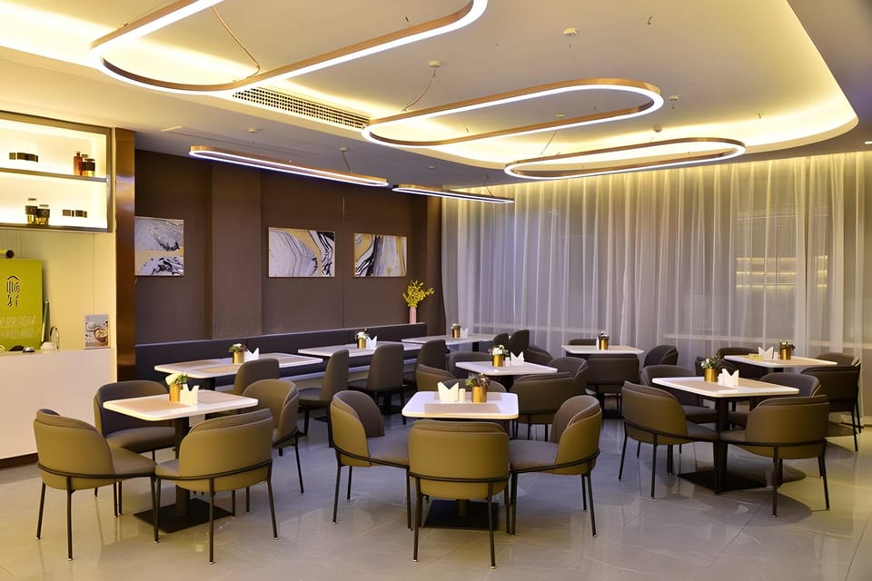 Home Inn Plus Lianyungang Donghai Pedestrian Street High Speed Rail Station Hotel in Jiangsu