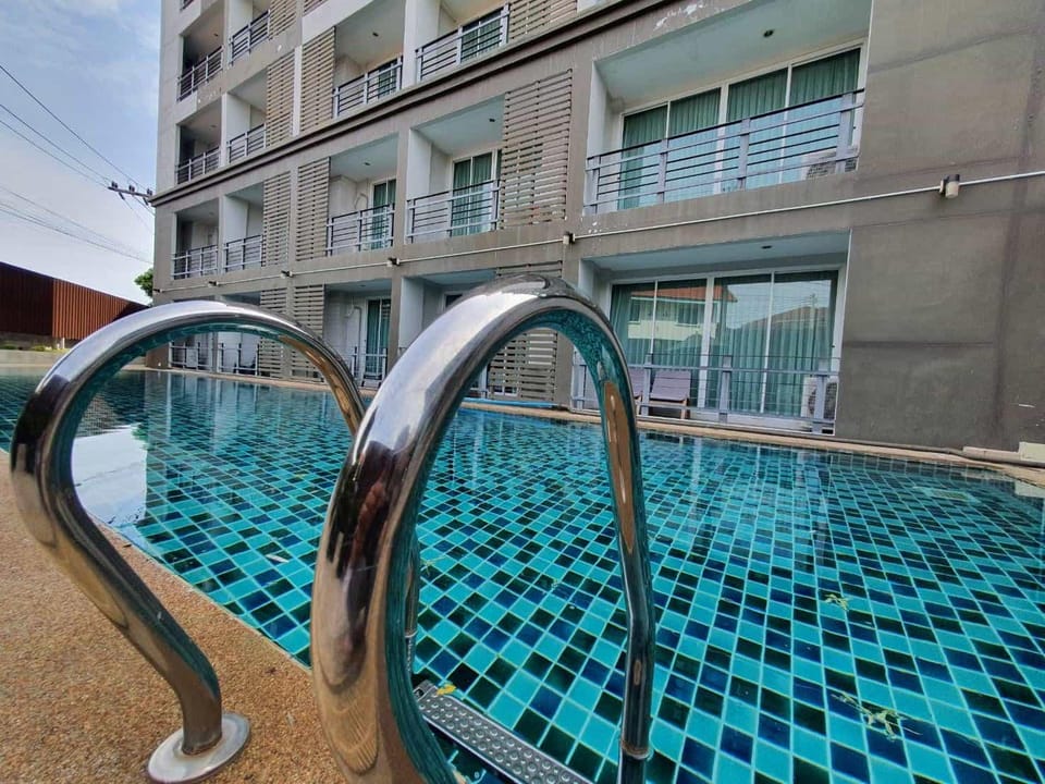 Retreat by the tree Hotel in Pattaya City